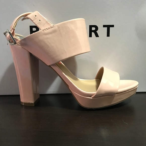 Report high heels - Picture 2 of 8